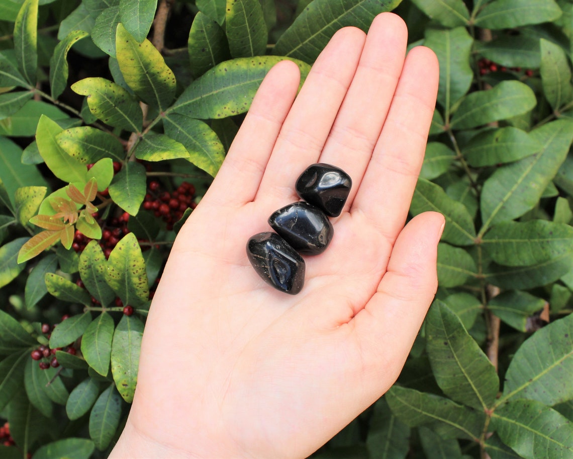 Tumbled Dark Onyx Stones