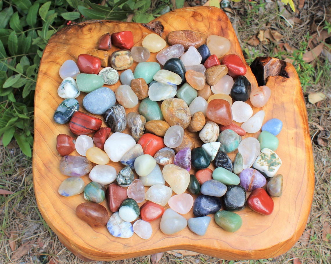 Medium Assorted Tumbled Stones