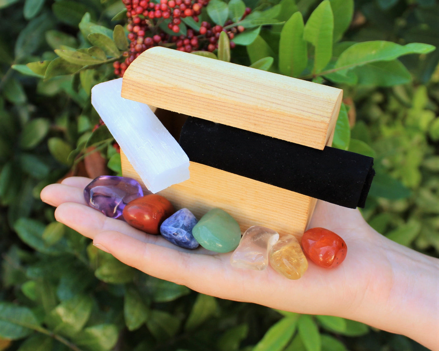 7 Pieces Chakra Stone Wooden Gift Box