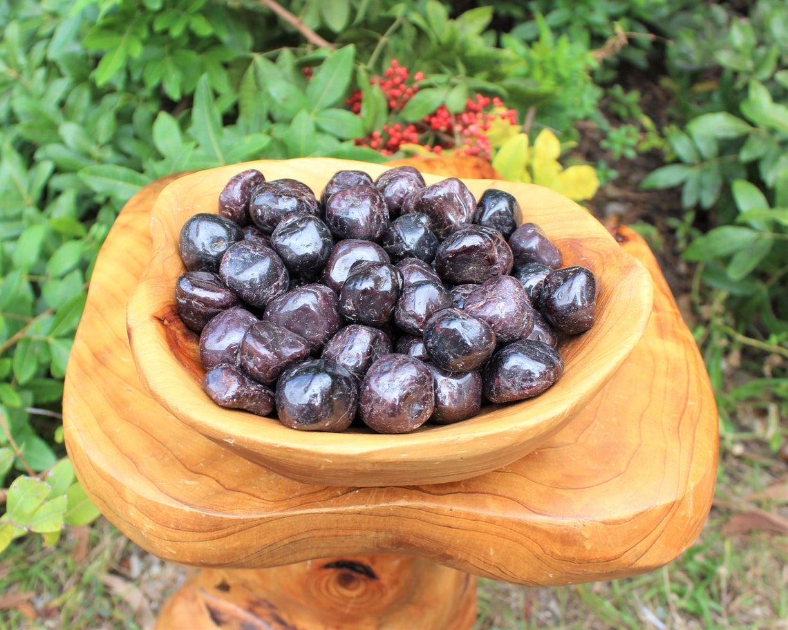 Garnet Tumbled Stones