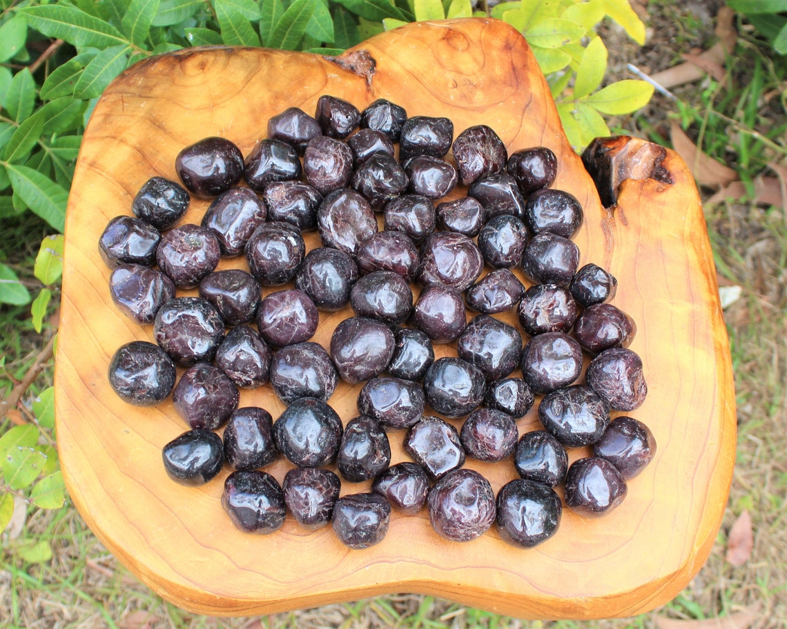 Garnet Tumbled Stones