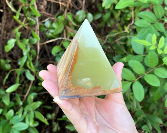 Onyx Pyramid Crystal