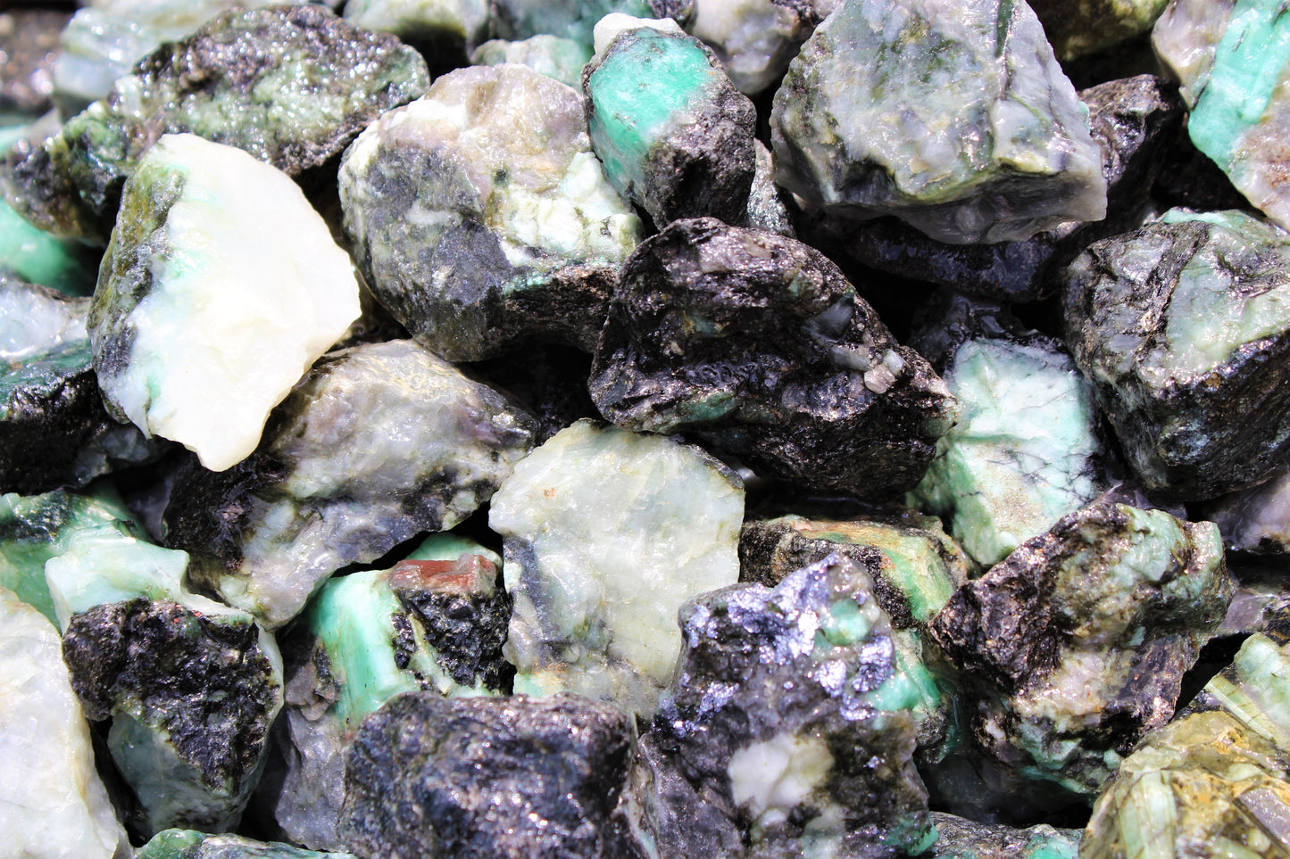 Natural Rough Emerald Stones